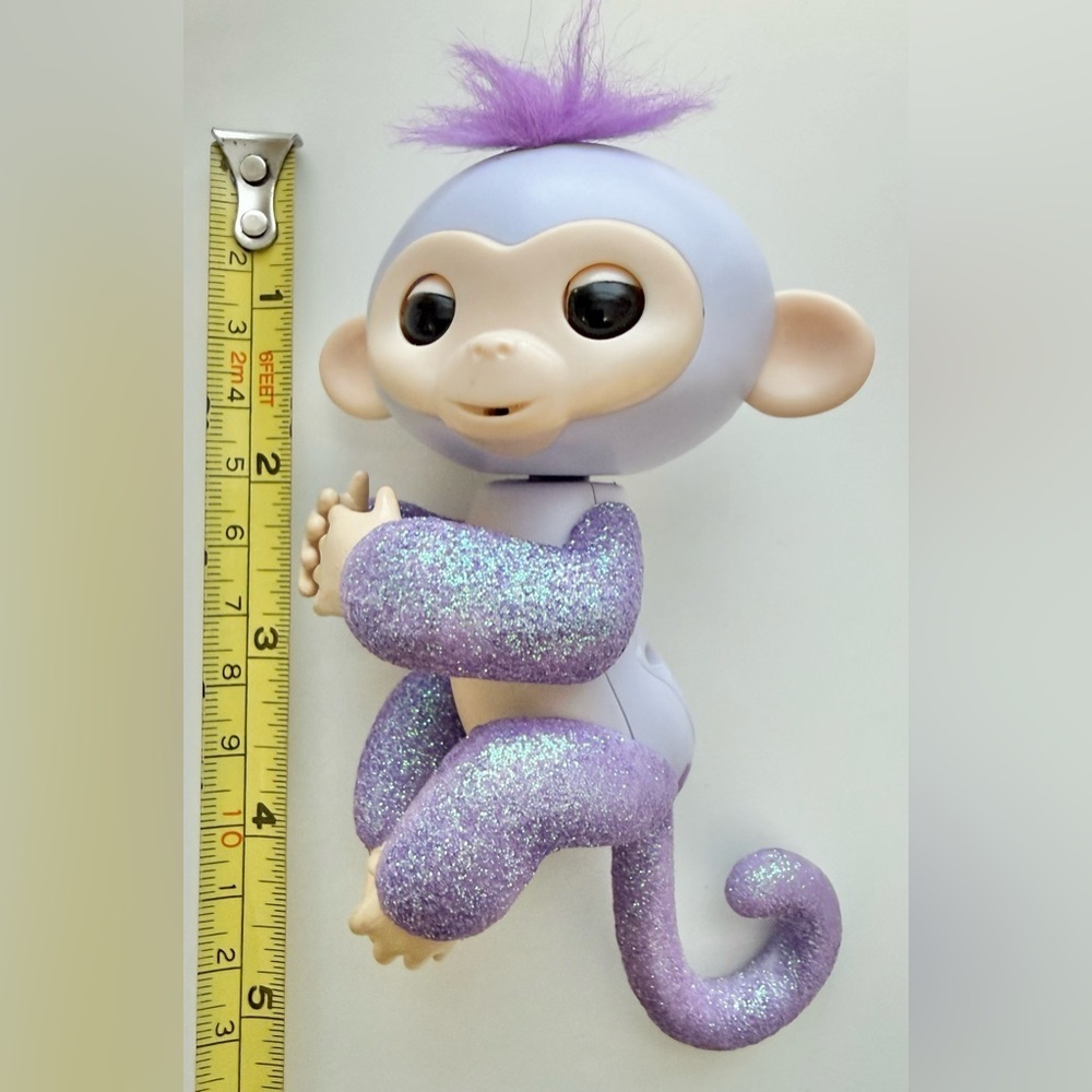 Fingerlings Interactive Glitter Monkey - Picture 5 of 6